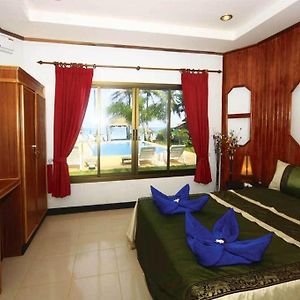 Deluxe Bungalow Pool Side